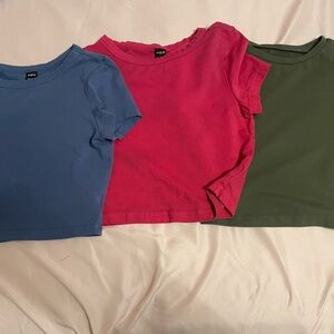 bundle of three crop tops!